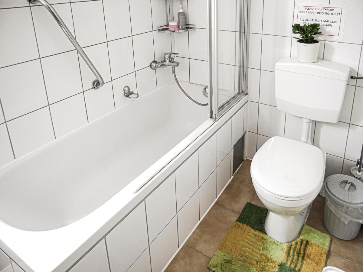 Gemuetliche Privatzimmer Mit Geteiltem Bad, Kueche Und Garten ميونيخ المظهر الخارجي الصورة